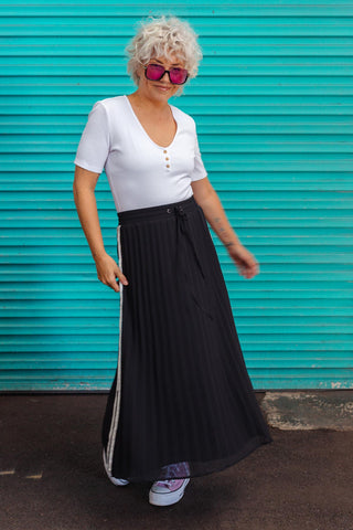 Ava Pleated Skirt - Black