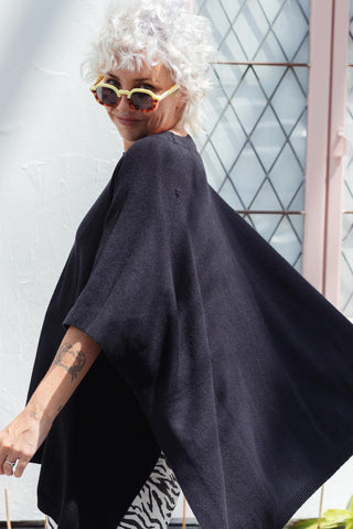 Essential Poncho - Black