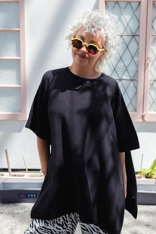 Essential Poncho - Black