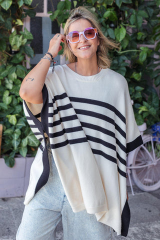 Essential Poncho - Off White & Black