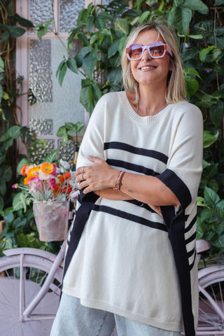 Essential Poncho - Off White & Black