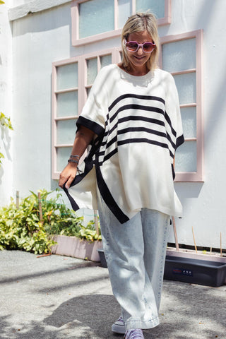 Essential Poncho - Off White & Black
